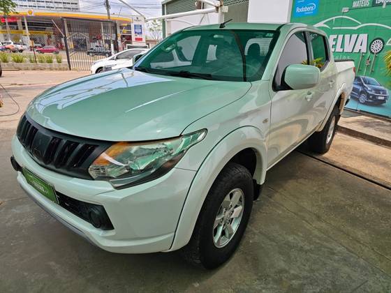 MITSUBISHI L200 TRITON 2.4 16V TURBO DIESEL SPORT GLS CD 4P 4X4 AUTOMÁTICO